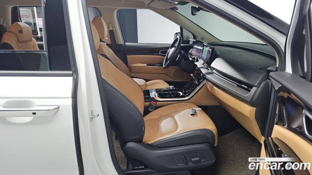 Kia Carnival 9-Seater Signature, 2023