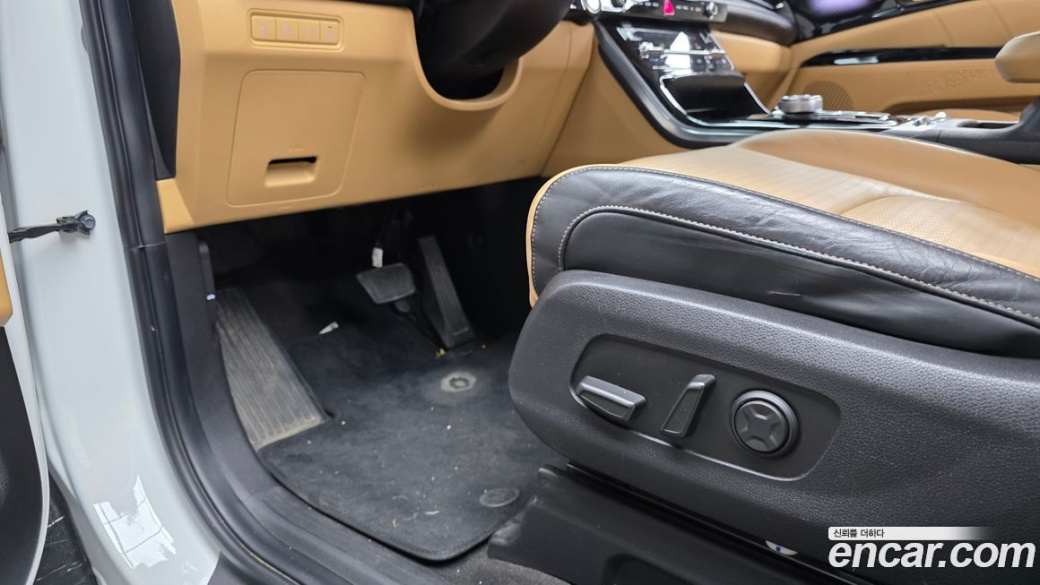 Kia Carnival 9-Seater Signature, 2023