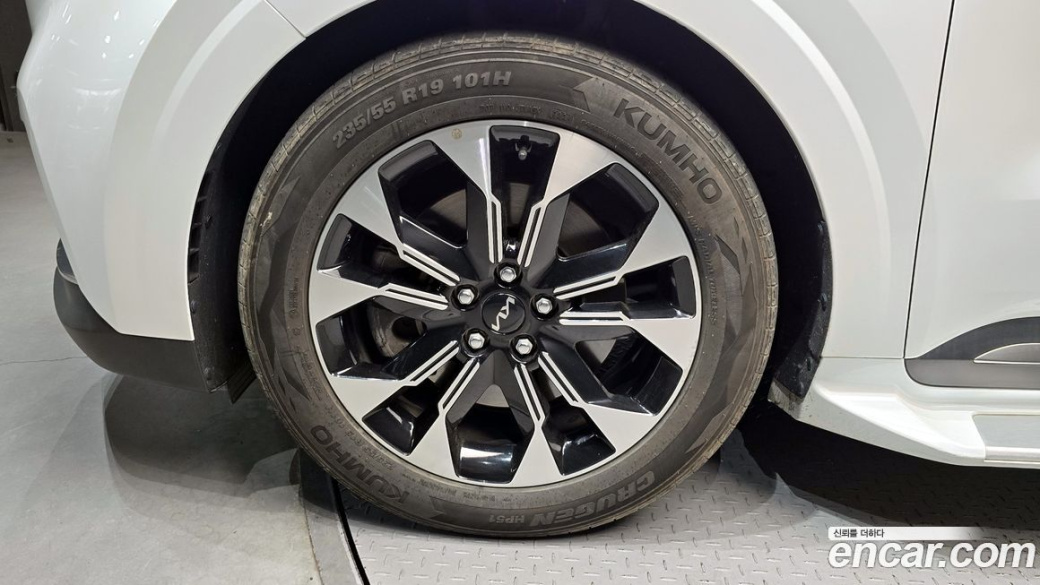 Kia Carnival 9-Seater Signature, 2022