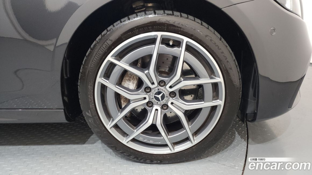 Mercedes-Benz E-Class E220d 4MATIC AMG Line, 2022