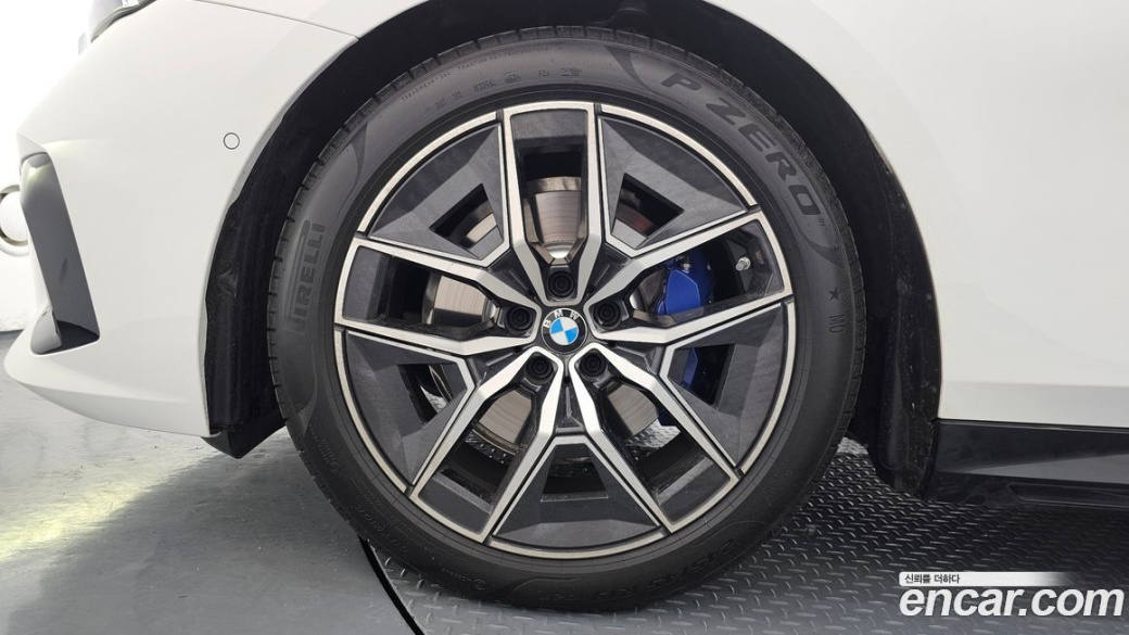 BMW 5-Series 520i M Sport, 2025