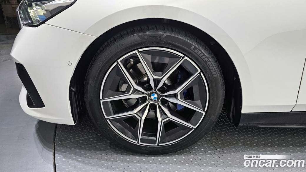 BMW 5-Series 520i M Sport, 2024
