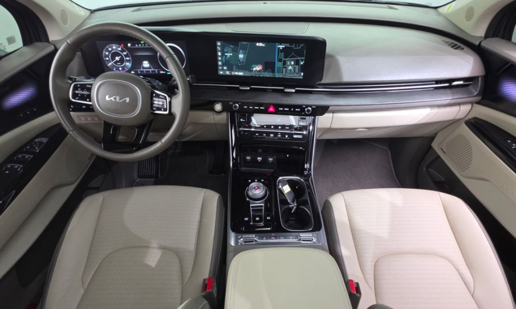 Kia Carnival 11-Seater Signature, 2023
