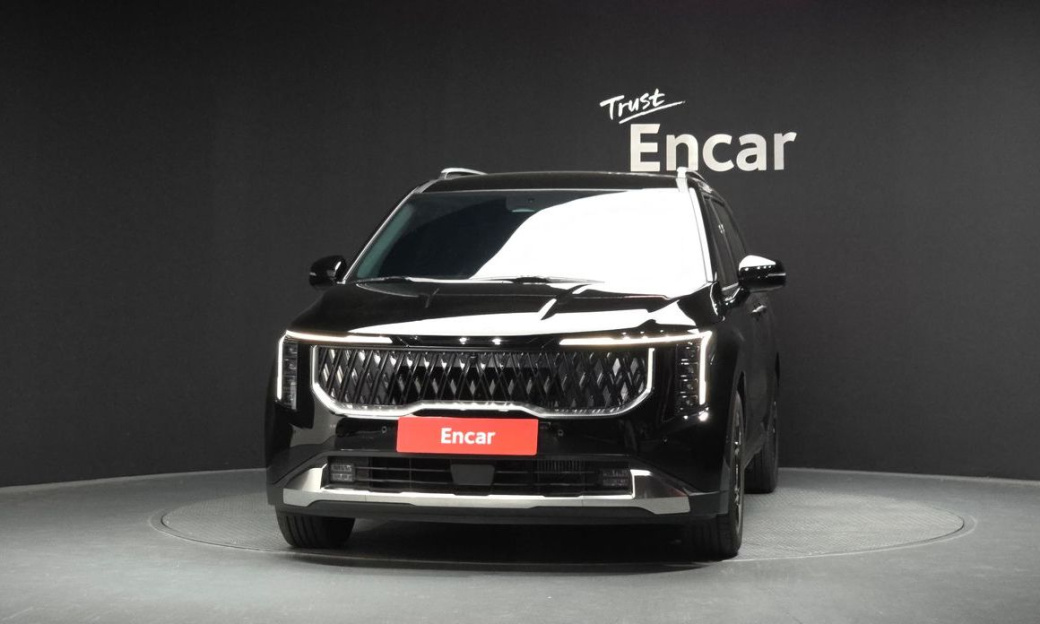 Kia Carnival 7-Seater Outdoor, 2025