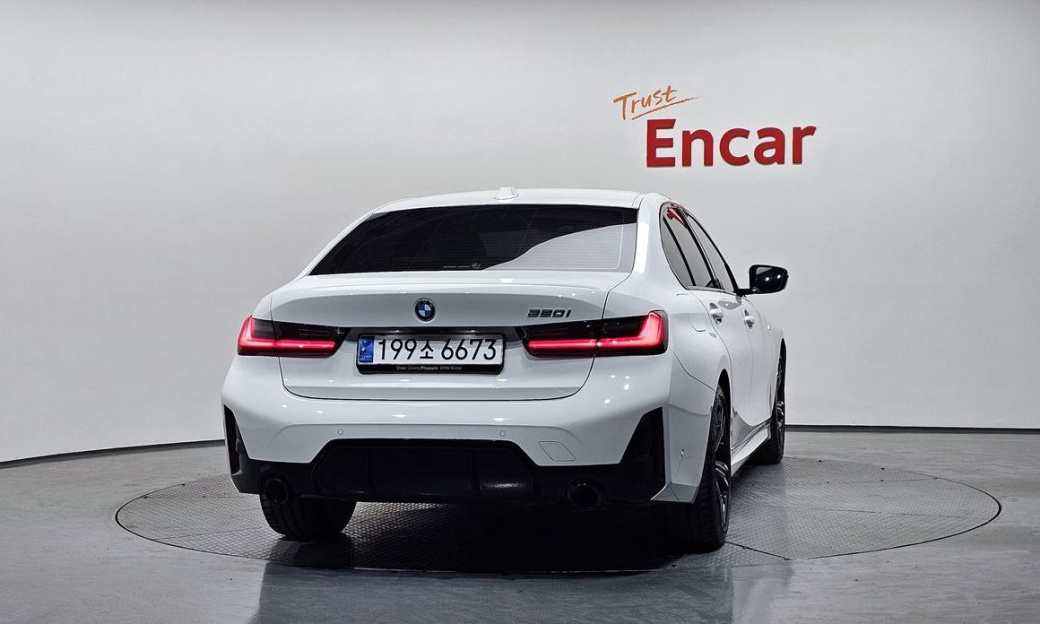 BMW 3-Series 320i M Sport, 2024
