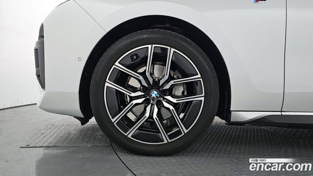 BMW 7-Series 740d xDrive M Sport, 2025