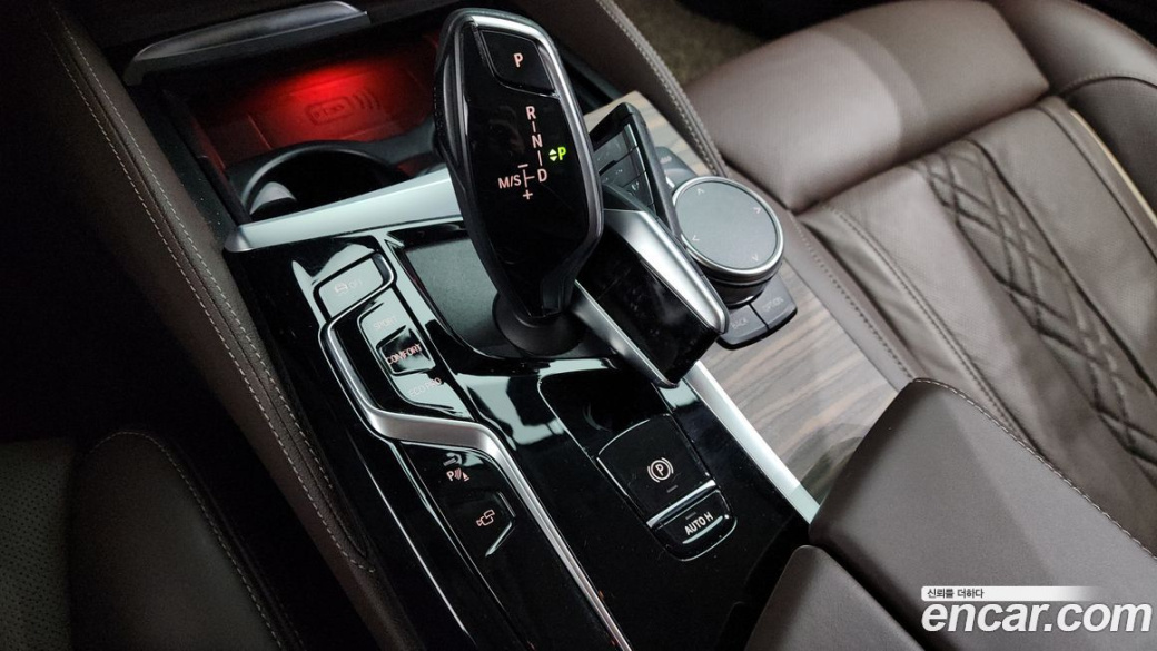 BMW 5-Series 530i xDrive Luxury, 2023