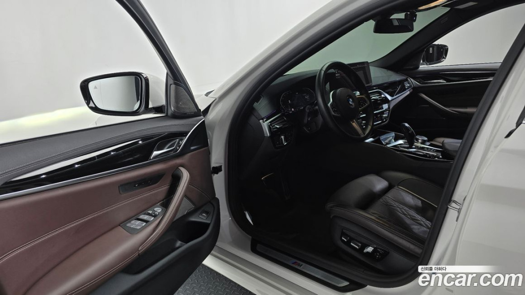 BMW 5-Series 530i M Sport Package, 2022