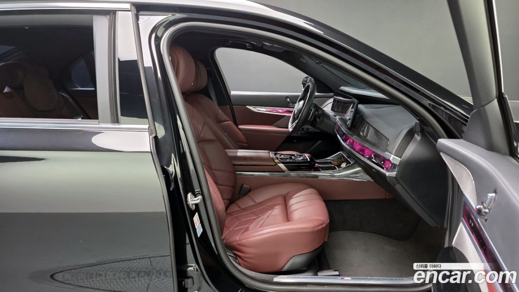 BMW 7-Series 740i sDrive M Sport, 2023
