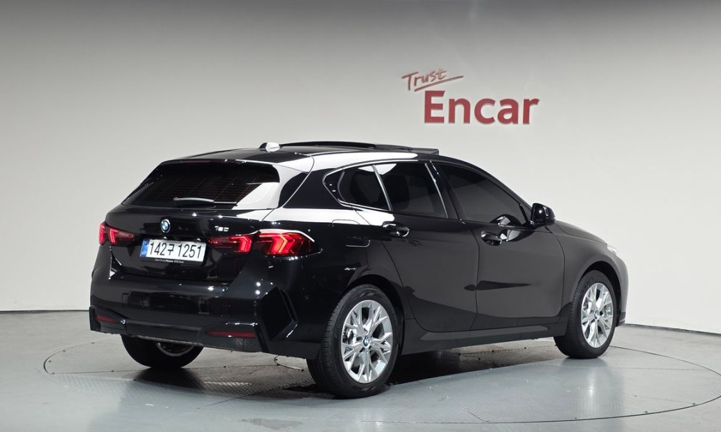 BMW 1-Series 120, 2025