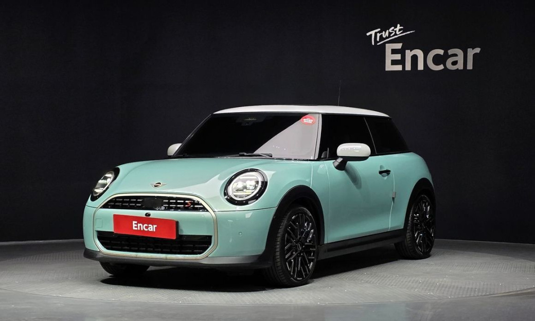 Mini Cooper Favoured, 2025