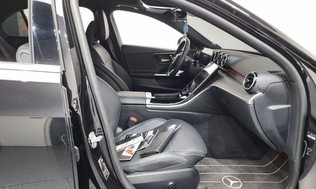Mercedes-Benz C-Class C300 4MATIC Avantgarde, 2024