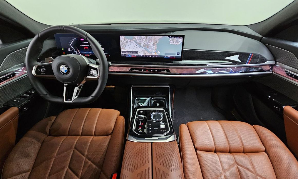 BMW 7-Series 740i xDrive M Sport, 2025