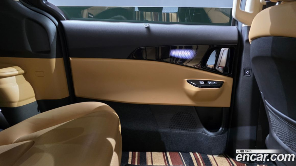 Kia Carnival 7-Seater Signature, 2022