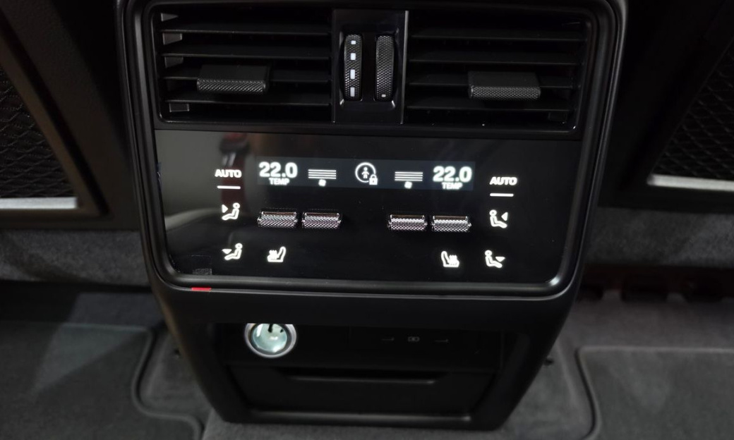 Porsche Cayenne 3.0, 2024