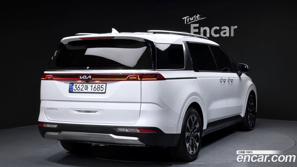 Kia Carnival 7-Seater Signature, 2023