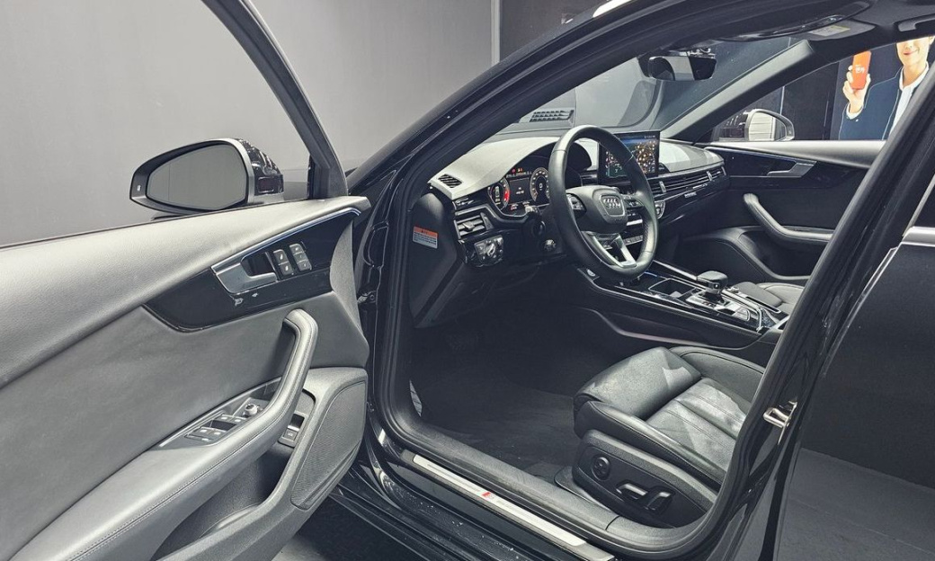 Audi A4 45 TFSI Quattro Premium, 2021