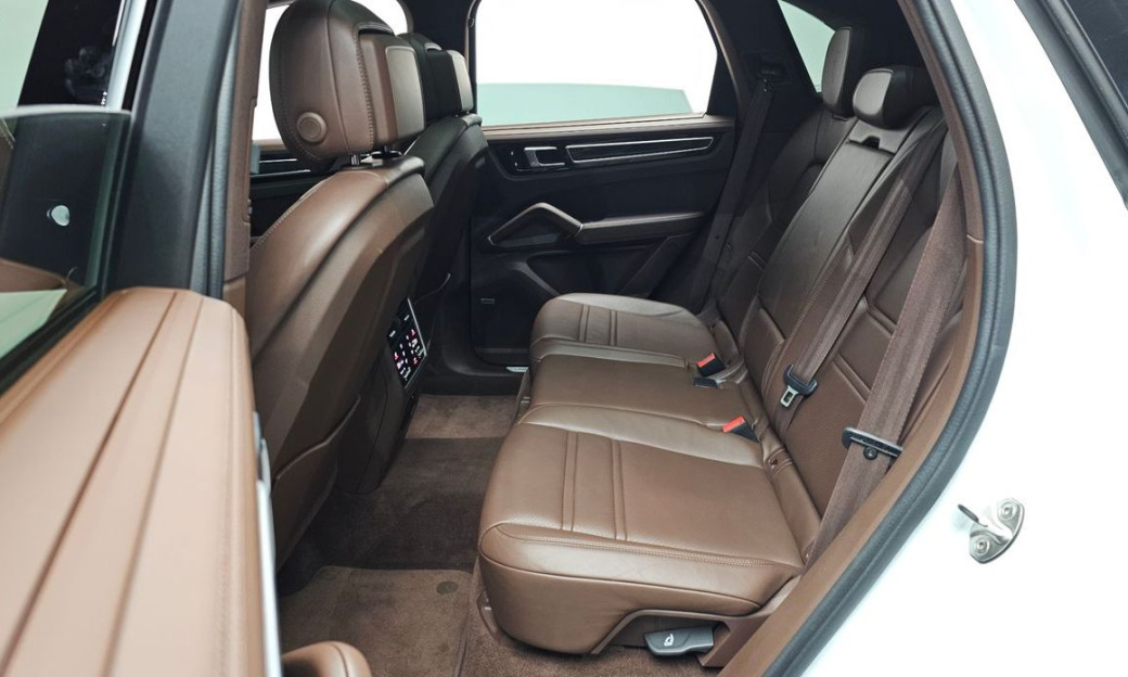 Porsche Cayenne 3.0 PLATINUM EDITION, 2022