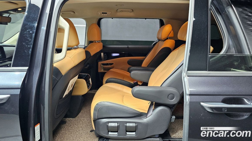 Kia Carnival 7-Seater Signature, 2023