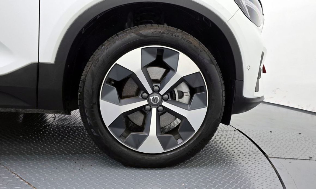 Volvo XC40 B4 Ultra Bright, 2025