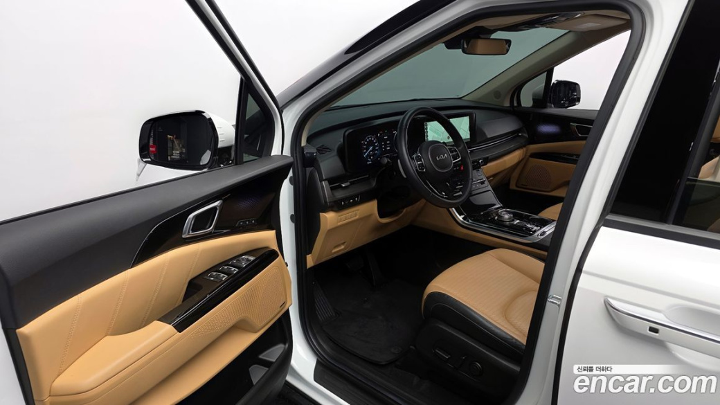 Kia Carnival 7-Seater Signature, 2023