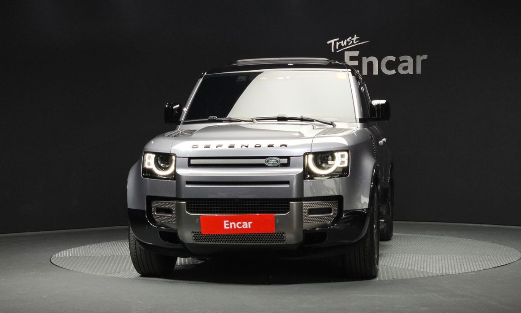 Land Rover Defender 110 P300 X-Dynamic SE, 2024