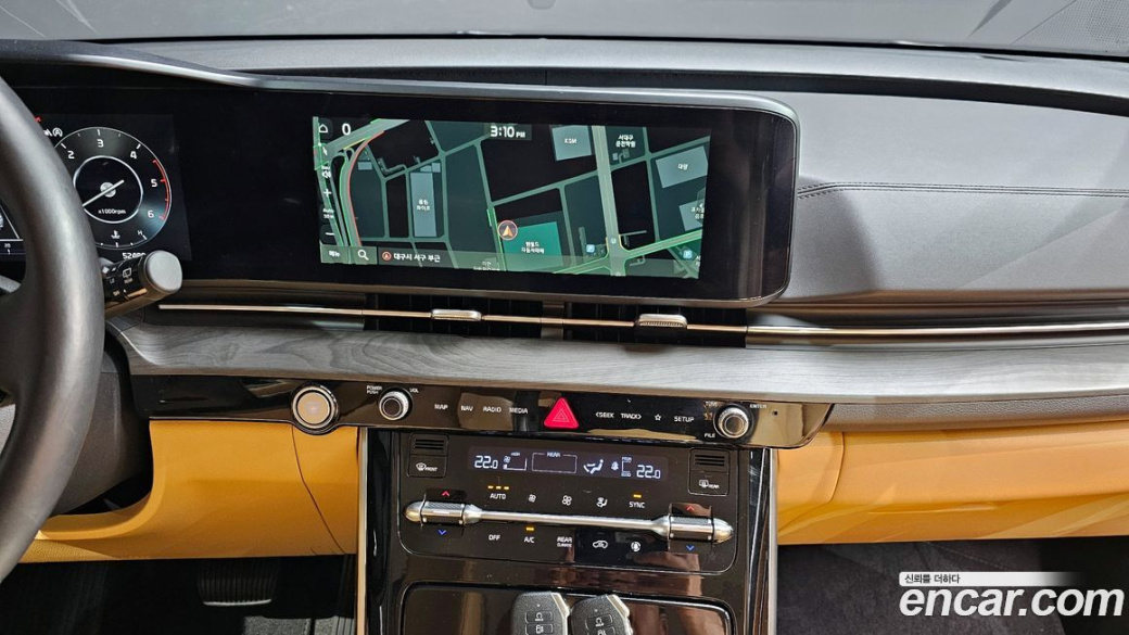 Kia Carnival 7-Seater Signature, 2023