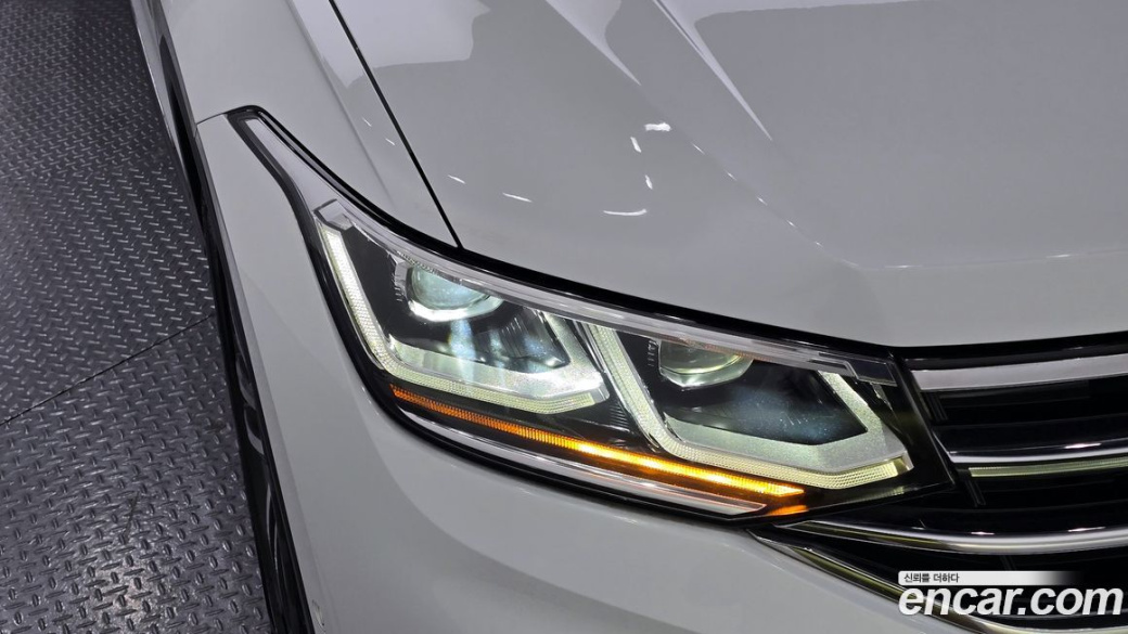 Volkswagen Tiguan 2.0 TSI Prestige, 2023