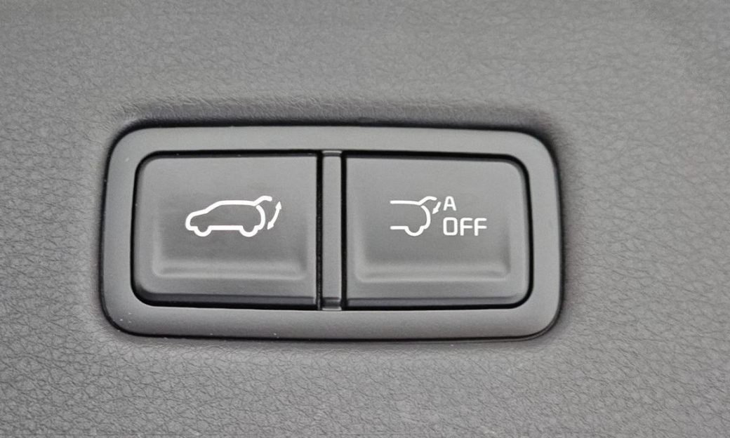 Kia Carnival 9-Seater Gravity, 2025