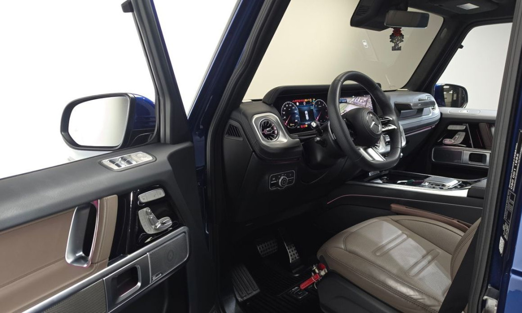Mercedes-Benz G-Class G450d, 2025
