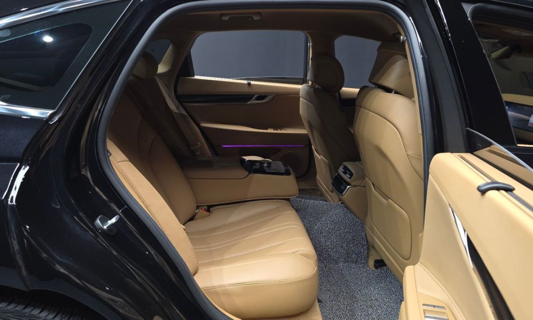 Genesis G80 Gasoline 2.5 Turbo 2WD, 2025