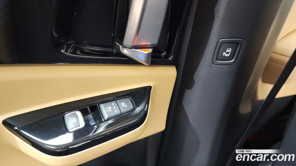 Kia Carnival 7-Seater Signature, 2022