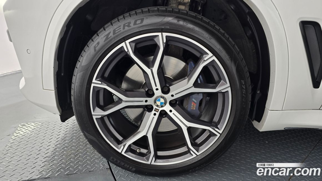 BMW X5 xDrive 40i M Sport, 2023