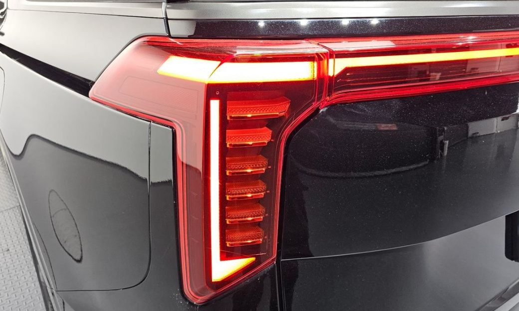 Kia Carnival 7-Seater Gravity, 2025