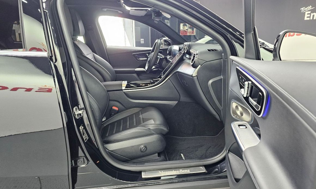 Mercedes-Benz GLC-Class GLC300 4MATIC AMG Line, 2024
