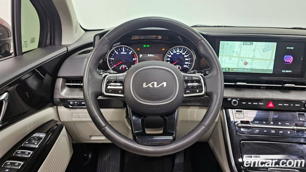 Kia Carnival 7-Seater Noblesse, 2023