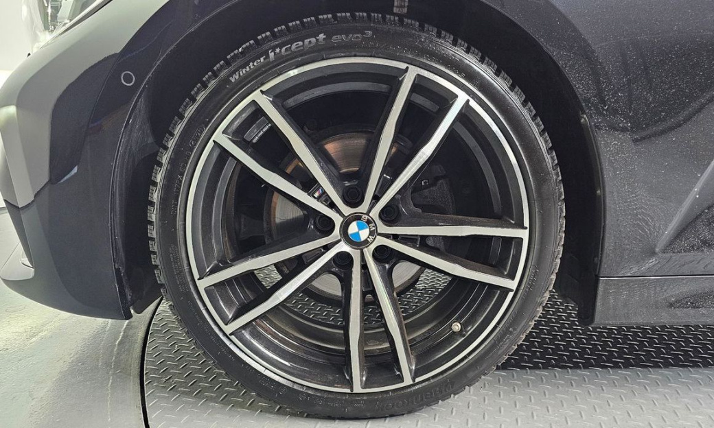 BMW 3-Series 320i M Sport, 2022