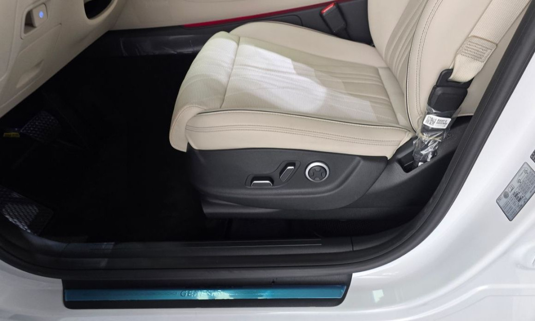 Genesis GV70 2.5T Gasoline AWD, 2025