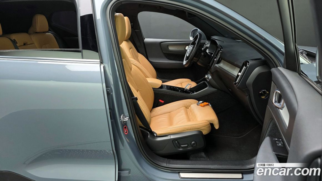 Volvo XC40 B4 Inscription, 2022
