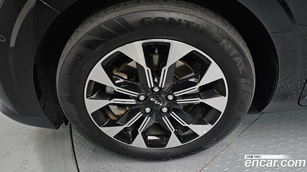 Kia Carnival 9-Seater Signature, 2023