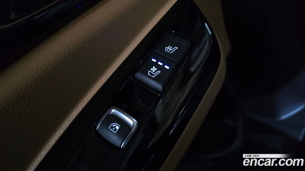 Kia Carnival 7-Seater Signature, 2023
