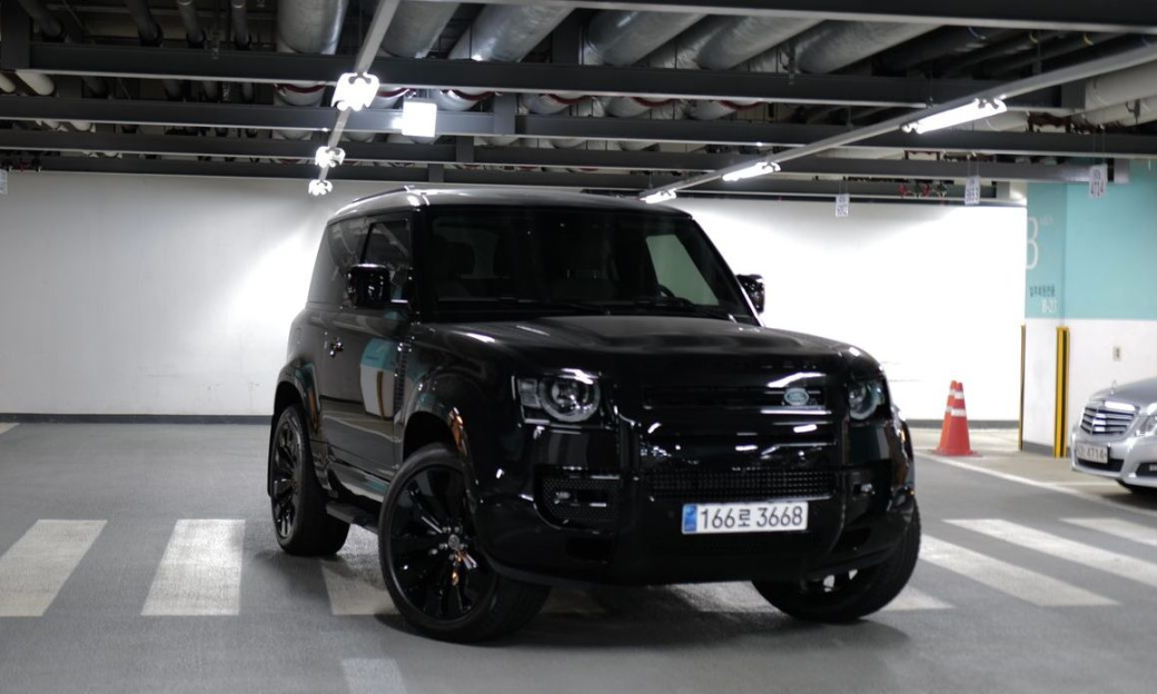 Land Rover Defender 90 D250 SE, 2023