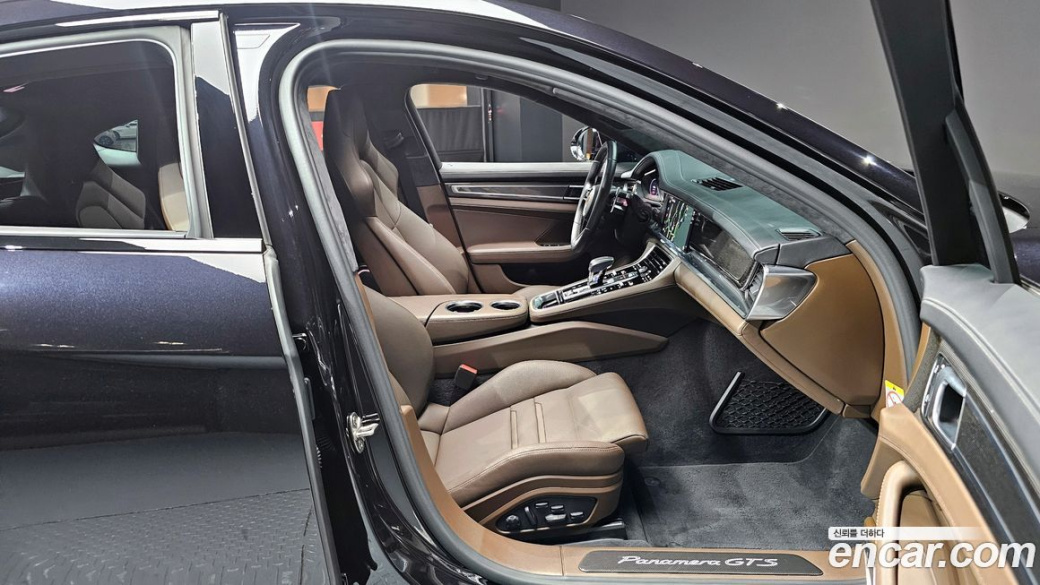 Porsche Panamera 4.0 GTS, 2023