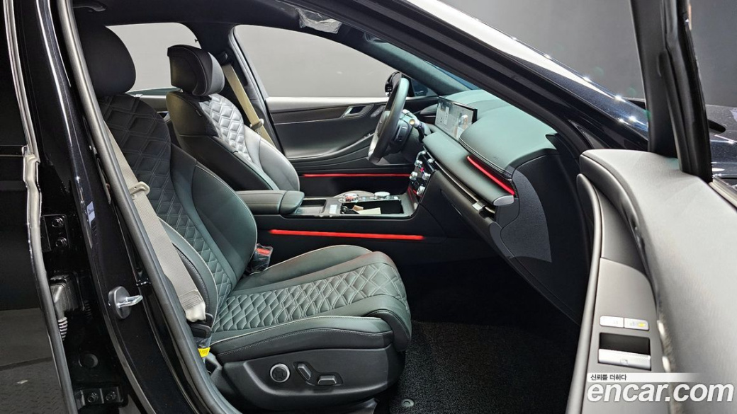 Genesis G80 Gasoline 2.5 Turbo AWD, 2025