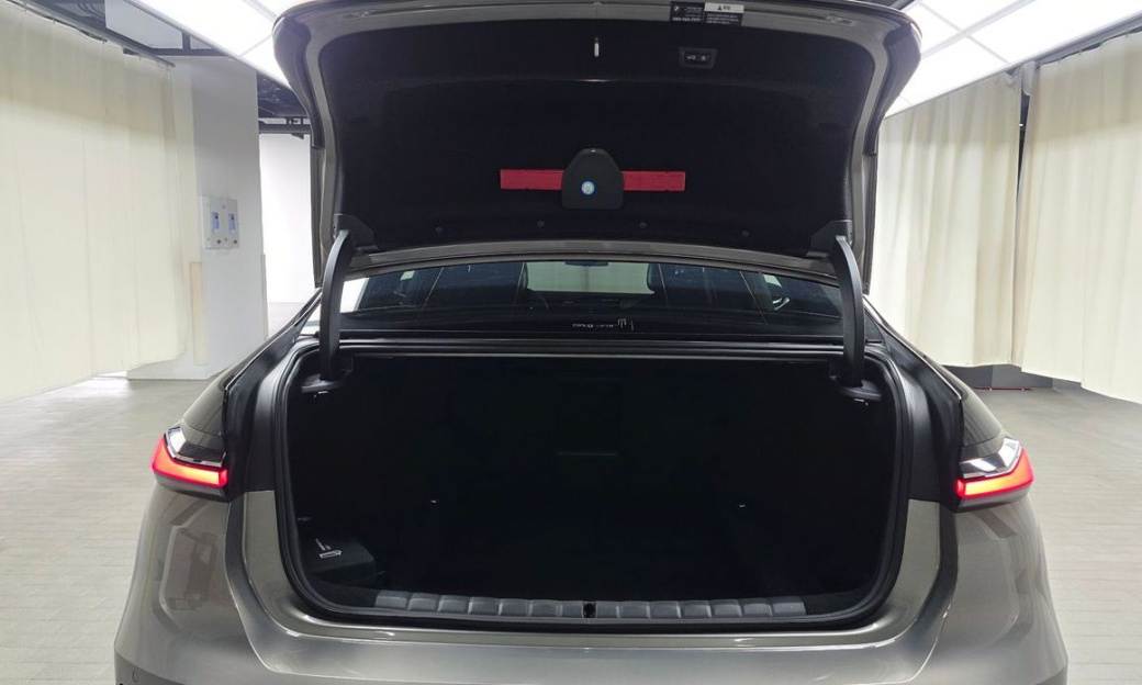 BMW 7-Series 740d xDrive M Sport, 2025