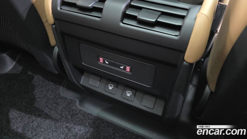 Land Rover Defender 110 P300 X-Dynamic SE, 2025