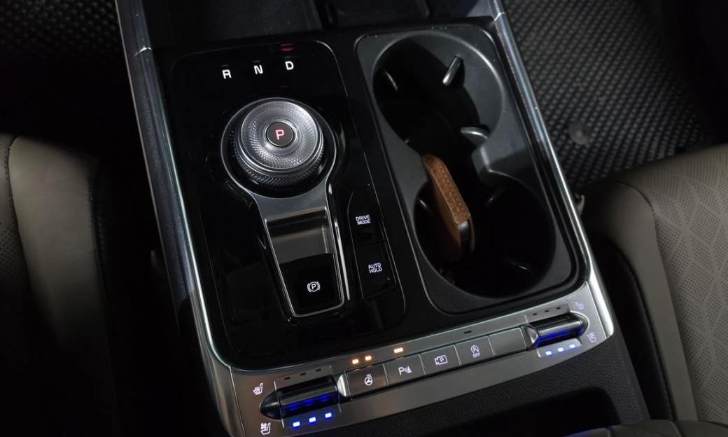 Kia Carnival 9-Seater Noblesse, 2024
