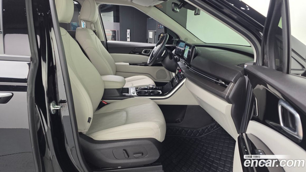 Kia Carnival 9-Seater Noblesse, 2022