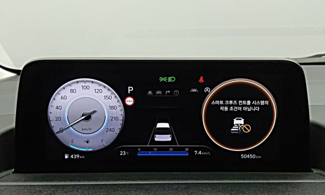Hyundai Staria Lounge 9-Seater, 2022