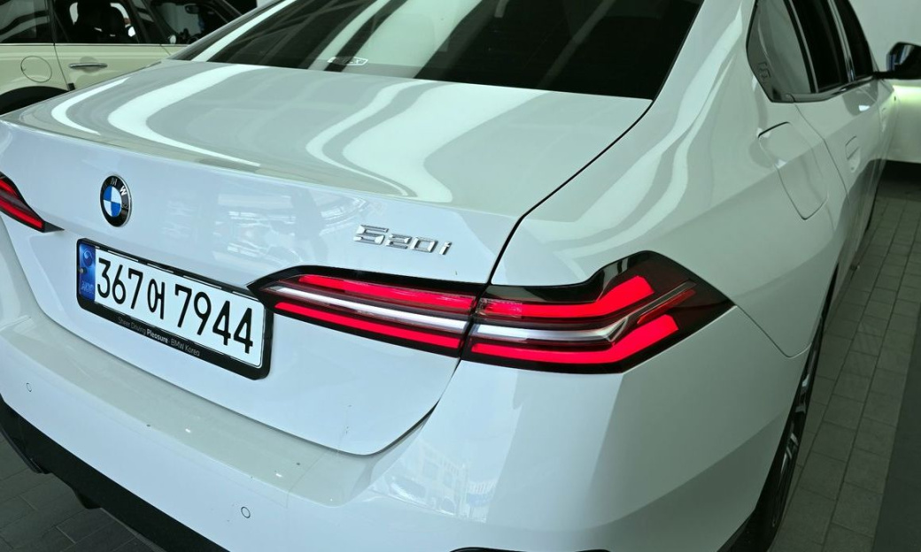BMW 5-Series 520i M Sport, 2024